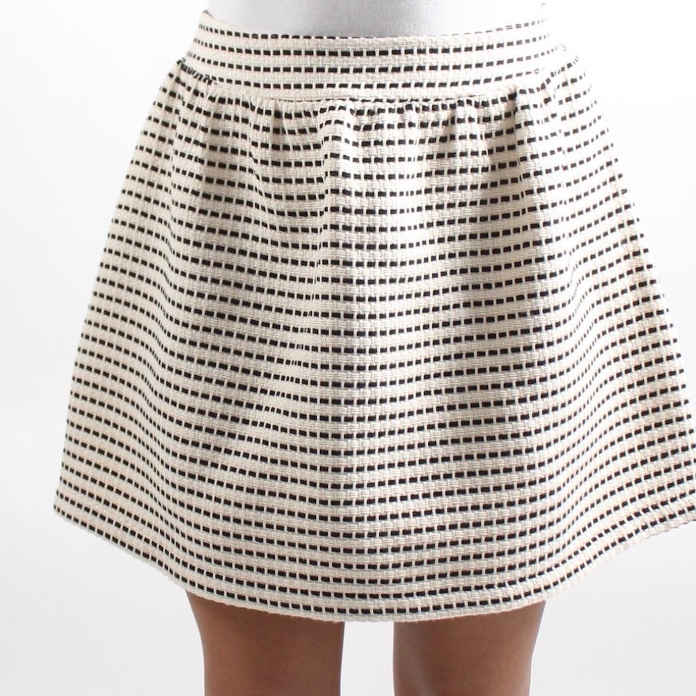 Miss Miss, Made in Italy, Short A-Line, Metallic Weave, Skirt Size: Small/Med.